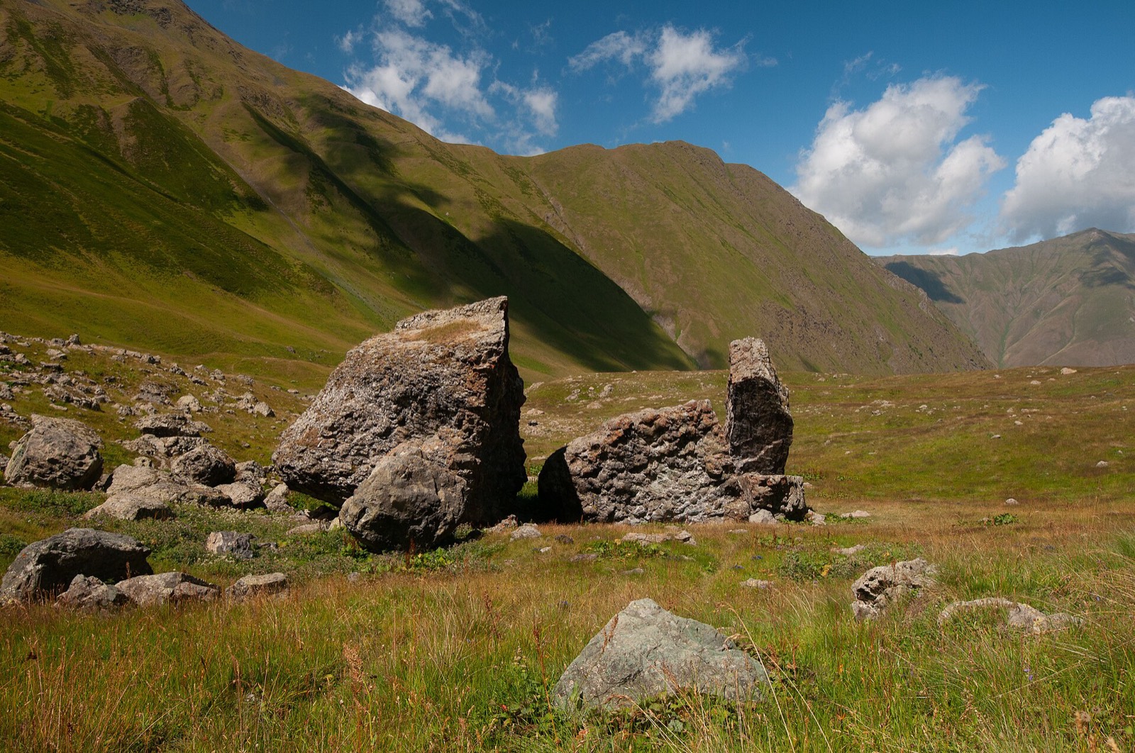 Boulders in the Juta valley